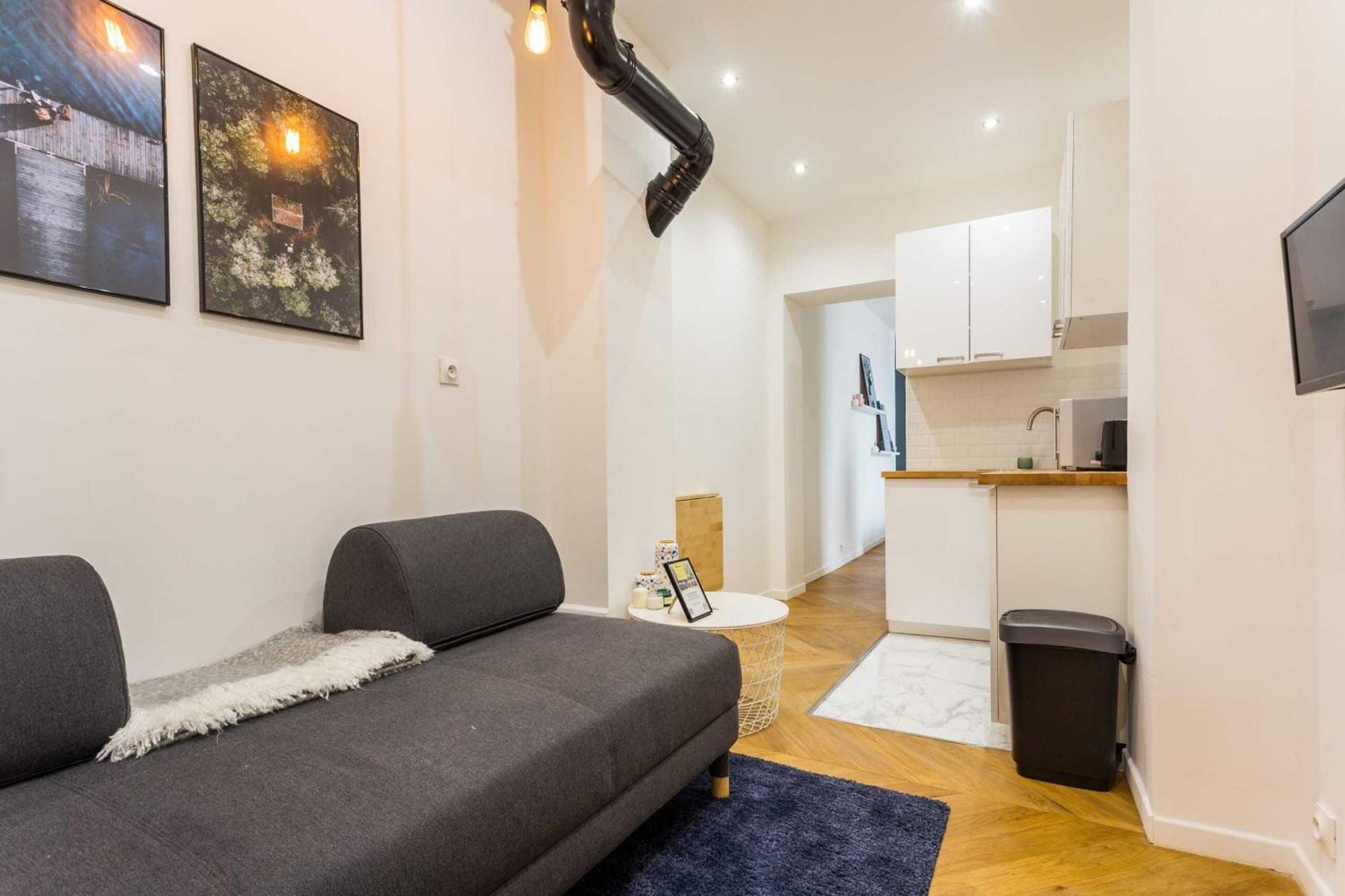 Cosy -2p- Place De Clichy-gare Saint Lazarre Apartment *
