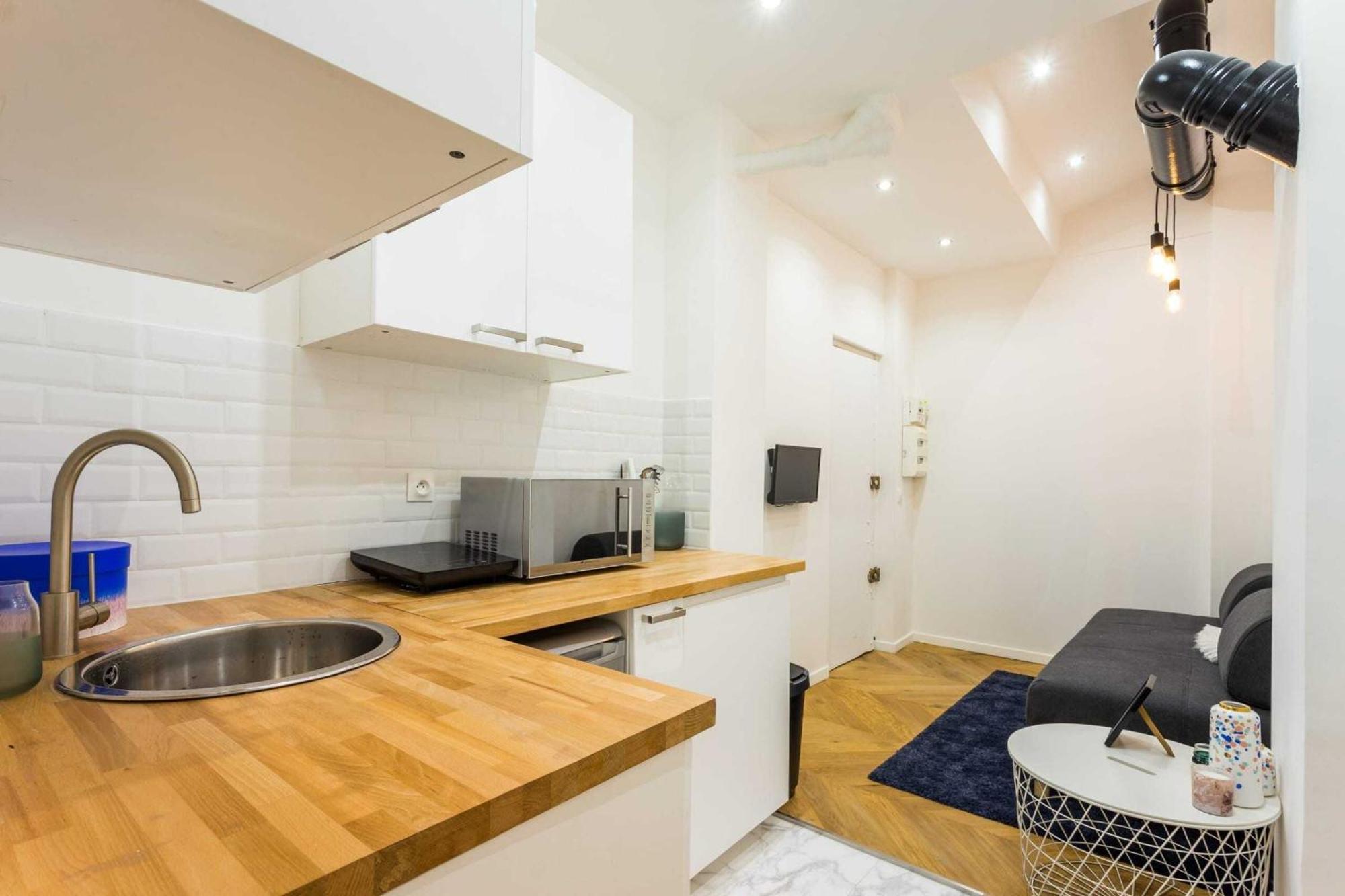Cosy -2p- Place De Clichy-gare Saint Lazarre Apartment *